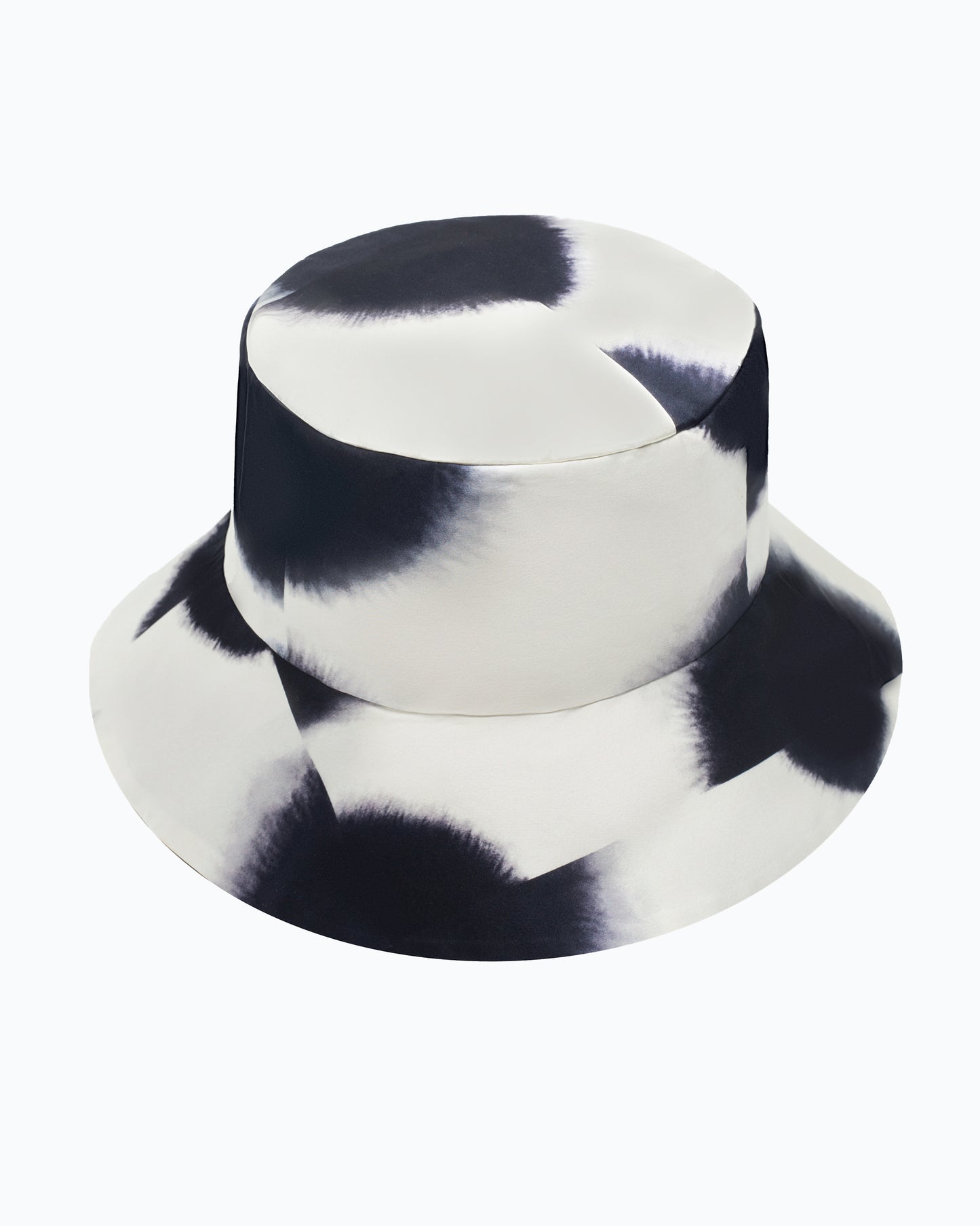 Hilma silk bucket hat